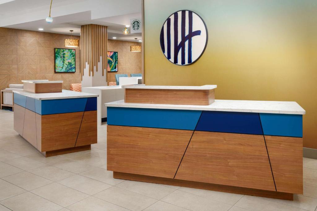 Hyatt Place Orlando Eye Checkin