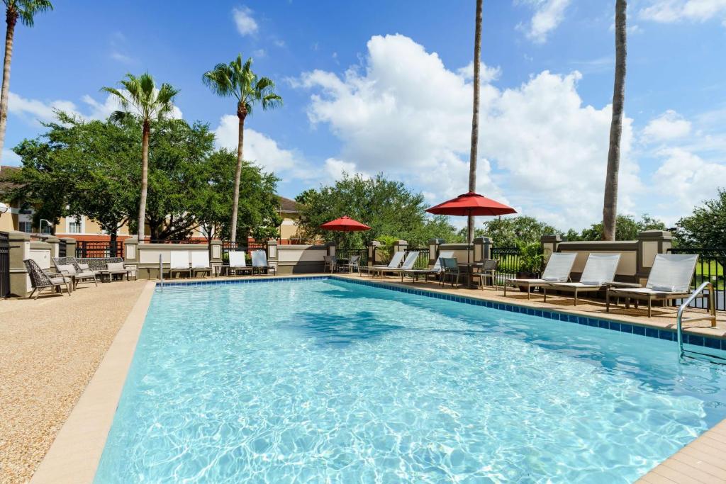 Hyatt Place Orlando Eye Pool
