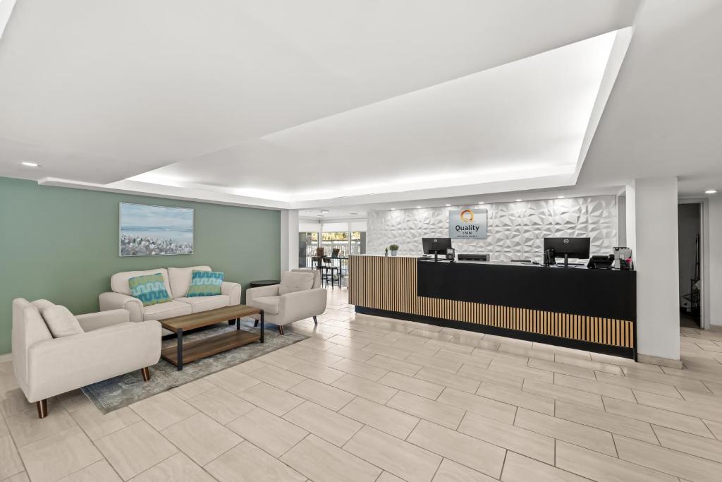 Quality Inn Orlando Eye Checkin